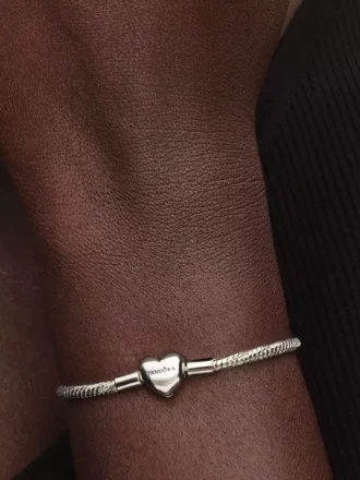 Armband mit facettierter Snake Chain und Herzverschluss aus Sterlingsilber