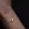Armbänder mit organisch geformtem Pavé-Kreis und behandelter Süßwasserzuchtperle, 14-karätige Vergoldung