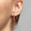 Asymmetrische Herz-Ohrringe, 14 Karat Roségold-Beschichtung