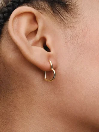 Asymmetrische Herz-Ohrringe, 14 Karat vergoldet