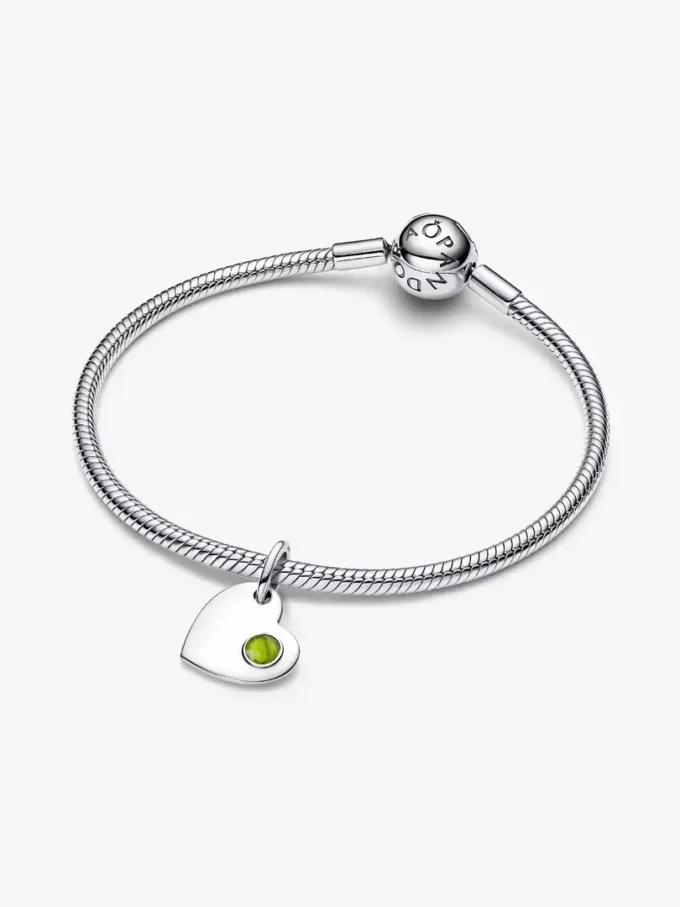 August gravierbarer Herz-Dangle Charm mit frühlingsgrünem Stein, Sterlingsilber August gravierbarer Herz-Dangle Charm mit frühlingsgrünem Stein, Sterlingsilber