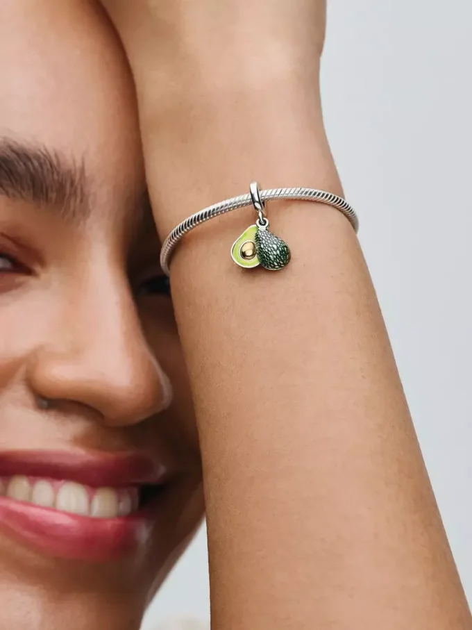 Avocado-Dangle Charm aus Sterlingsilber, 14-karätig vergoldet Avocado-Dangle Charm aus Sterlingsilber, 14-karätig vergoldet