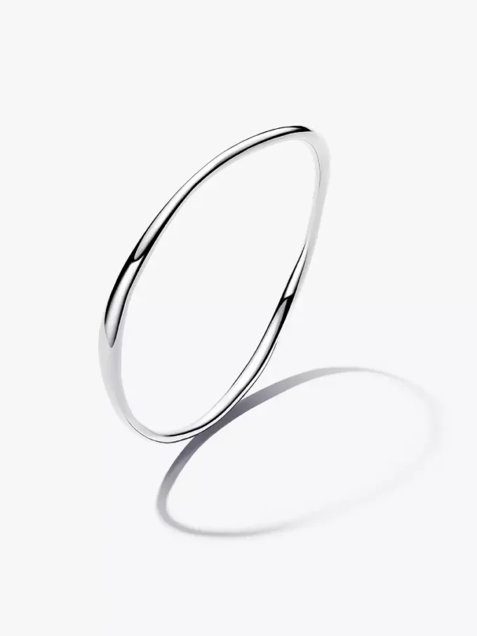 Bangle aus Sterlingsilber in organischer Form Bangle aus Sterlingsilber in organischer Form
