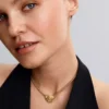 Übergroßer Charm „Rose in Bloom“ mit 14-karätiger Vergoldung Übergroßer Charm „Rose in Bloom“ mit 14-karätiger Vergoldung