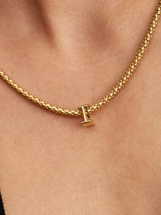 Buchstabe „i“ Alphabet-Charm, 14 Karat vergoldet Buchstabe „i“ Alphabet-Charm, 14 Karat vergoldet