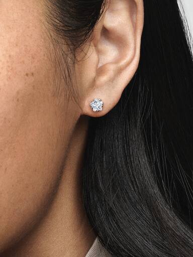 Celestial Sparkling Star Ohrringe – Sterlingsilber Celestial Sparkling Star Ohrringe – Sterlingsilber