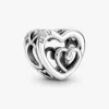 Charm „Entwined Infinite Hearts“ aus Sterlingsilber Charm „Entwined Infinite Hearts“ aus Sterlingsilber
