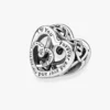 Charm „Entwined Infinite Hearts“ aus Sterlingsilber Charm „Entwined Infinite Hearts“ aus Sterlingsilber