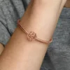 Charm „Hearts All Over“ mit 14-karätiger Roségoldbeschichtung