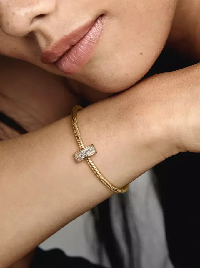 Clip Charm mit klarem Pavé, 14-karätig vergoldet