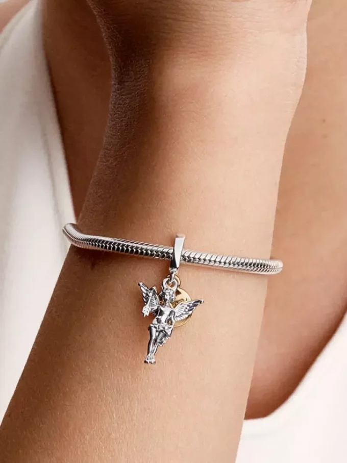 Cupid Dangle Charm aus Sterlingsilber, 14-karätig vergoldet Cupid Dangle Charm aus Sterlingsilber, 14-karätig vergoldet