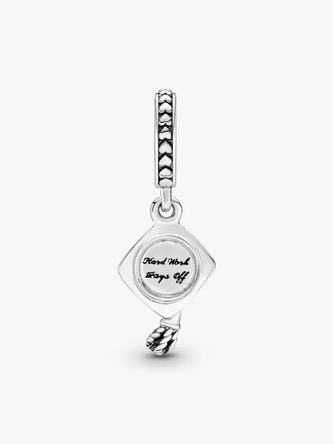 Dangle Charm „Absolventenkappe“ aus Sterlingsilber Dangle Charm „Absolventenkappe“ aus Sterlingsilber
