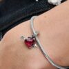 Dangle Charm aus Murano Glass mit rotem Herz und Pfeil – Sterlingsilber