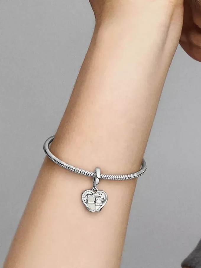 Dangle Charm „Cats & Hearts“ aus Sterlingsilber Dangle Charm „Cats & Hearts“ aus Sterlingsilber