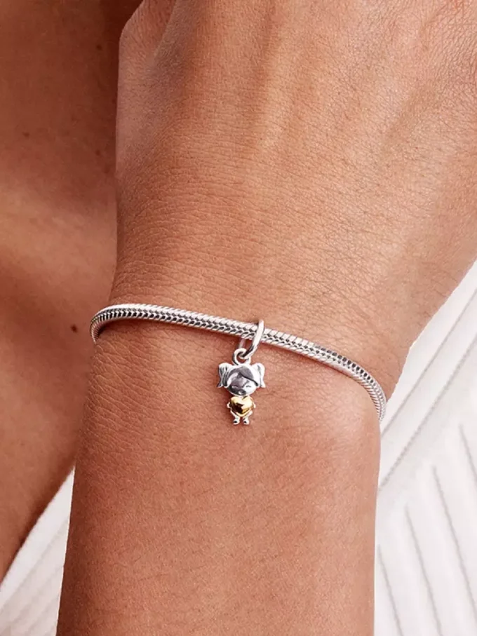 Dangle Charm „Happy Girl“ aus Sterlingsilber, 14-karätig vergoldet Dangle Charm „Happy Girl“ aus Sterlingsilber, 14-karätig vergoldet