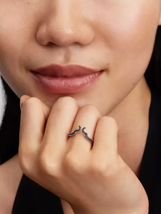 Disney-Bösewichte Maleficent-Ring aus Sterlingsilber Disney-Bösewichte Maleficent-Ring aus Sterlingsilber