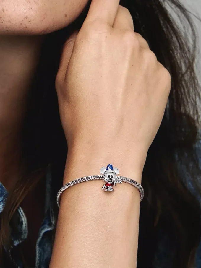 Disney-Charm „Mickey als Zauberlehrling“ aus Sterlingsilber Disney-Charm „Mickey als Zauberlehrling“ aus Sterlingsilber