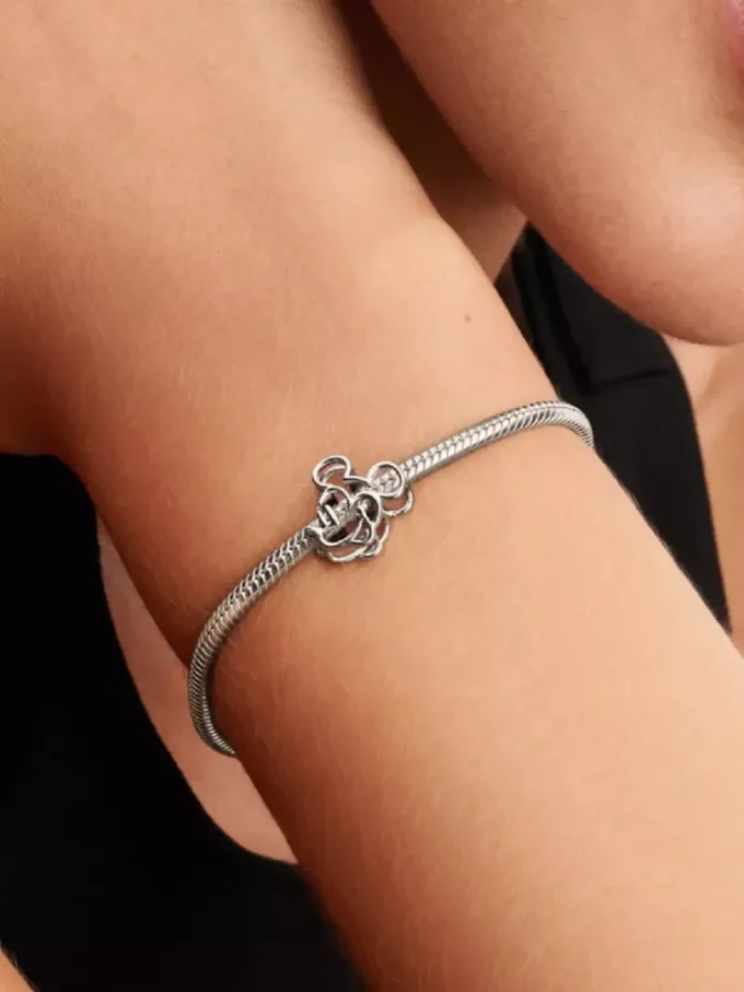 Disney Mickey Mouse durchbrochener Charm aus Sterlingsilber Disney Mickey Mouse durchbrochener Charm aus Sterlingsilber