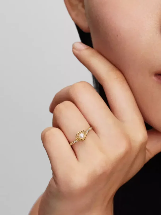 Disney-Prinzessin-Ariel-Ring mit Muschel und behandelter Süßwasserzuchtperle, 14-karätig vergoldet Disney-Prinzessin-Ariel-Ring mit Muschel und behandelter Süßwasserzuchtperle, 14-karätig vergoldet