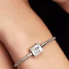 Disney-Prinzessinnen-Bilderbuch-Armband mit Lab-Grown-Diamanten und Snake Chain, 0,012 ct insgesamt, Sterlingsilber, 14-karätige Vergoldung Disney-Prinzessinnen-Bilderbuch-Armband mit Lab-Grown-Diamanten und Snake Chain, 0,012 ct insgesamt, Sterlingsilber, 14-karätige Vergoldung