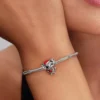 Disney Stitch-Weihnachts-Charm aus Sterlingsilber Disney Stitch-Weihnachts-Charm aus Sterlingsilber