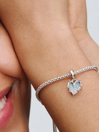 Doppel-Dangle Charm „Friendship“ mit Opaleffekt – Sterlingsilber Doppel-Dangle Charm „Friendship“ mit Opaleffekt – Sterlingsilber