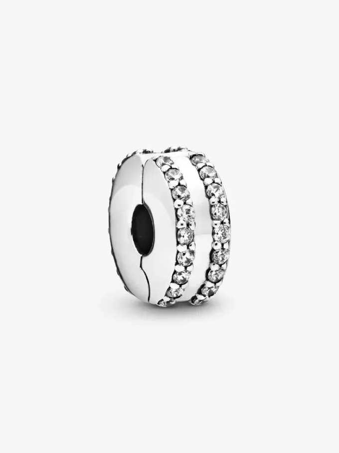 Doppelt gefütterter Pavé-Clip Charm aus Sterlingsilber Doppelt gefütterter Pavé-Clip Charm aus Sterlingsilber