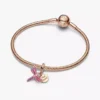 Doppelter Dangle Charm in Form einer rosa Libelle, 14 Karat Roségold-Beschichtung Doppelter Dangle Charm in Form einer rosa Libelle, 14 Karat Roségold-Beschichtung