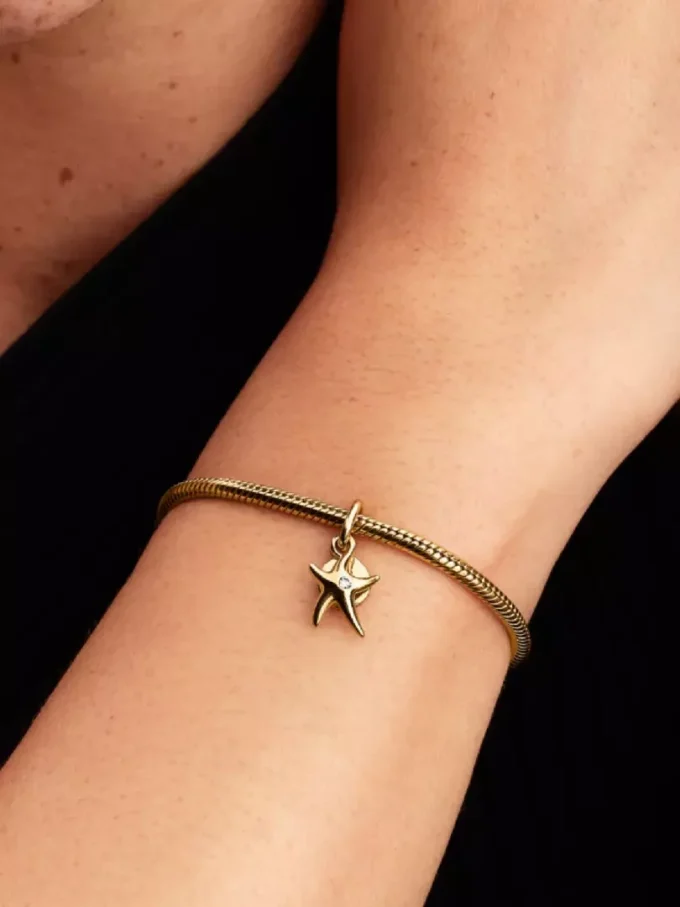 Doppelter Seestern-Dangle Charm, 14-karätig vergoldet Doppelter Seestern-Dangle Charm, 14-karätig vergoldet
