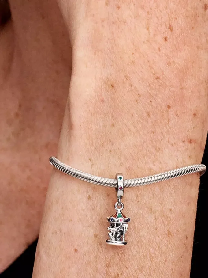 Drehendes Karussell-Dangle Charm aus Sterlingsilber Drehendes Karussell-Dangle Charm aus Sterlingsilber