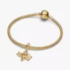 Dreifach-Dangle Charm mit Flugzeug, Globus und Koffer, 14-karätige Vergoldung Dreifach-Dangle Charm mit Flugzeug, Globus und Koffer, 14-karätige Vergoldung