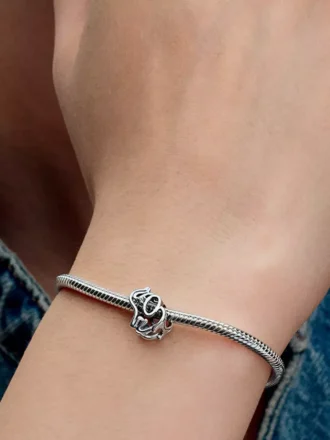 Durchbrochener Elefanten-Charm aus Sterlingsilber Durchbrochener Elefanten-Charm aus Sterlingsilber