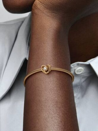 Durchbrochener Herz-Charm mit behandelten Süßwasser-Zuchtperlen – 14 Karat Gold