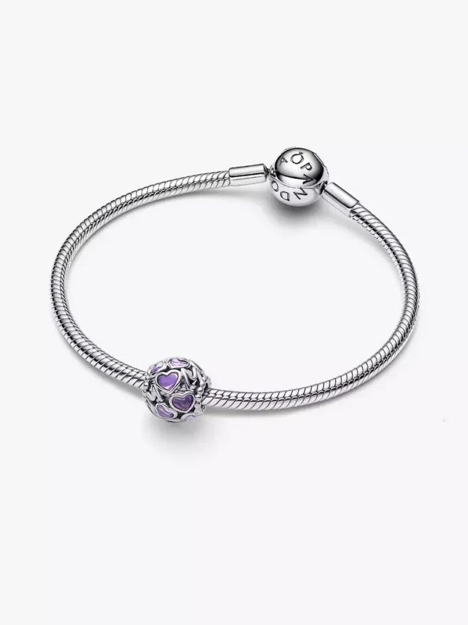 Durchbrochener Herz-Charm „Mom“ aus Sterlingsilber Durchbrochener Herz-Charm „Mom“ aus Sterlingsilber