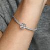 Durchbrochener Infinity-Charm – Sterlingsilber Durchbrochener Infinity-Charm – Sterlingsilber