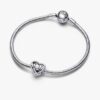 Durchbrochener „Mom & Heart“-Charm – Sterlingsilber Durchbrochener „Mom & Heart“-Charm – Sterlingsilber