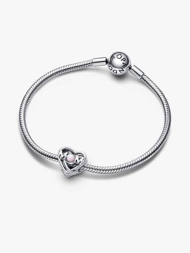 Durchbrochener „Mom & Heart“-Charm – Sterlingsilber Durchbrochener „Mom & Heart“-Charm – Sterlingsilber
