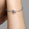 Durchbrochener Pfotenabdruck-Charm aus Sterlingsilber Durchbrochener Pfotenabdruck-Charm aus Sterlingsilber