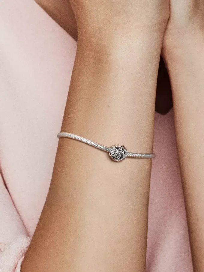 Durchbrochener Sonnen-, Sterne- und Mond-Charm aus Sterlingsilber Durchbrochener Sonnen-, Sterne- und Mond-Charm aus Sterlingsilber