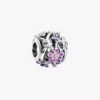 Durchbrochener violetter Gänseblümchen-Charm aus Sterlingsilber Durchbrochener violetter Gänseblümchen-Charm aus Sterlingsilber