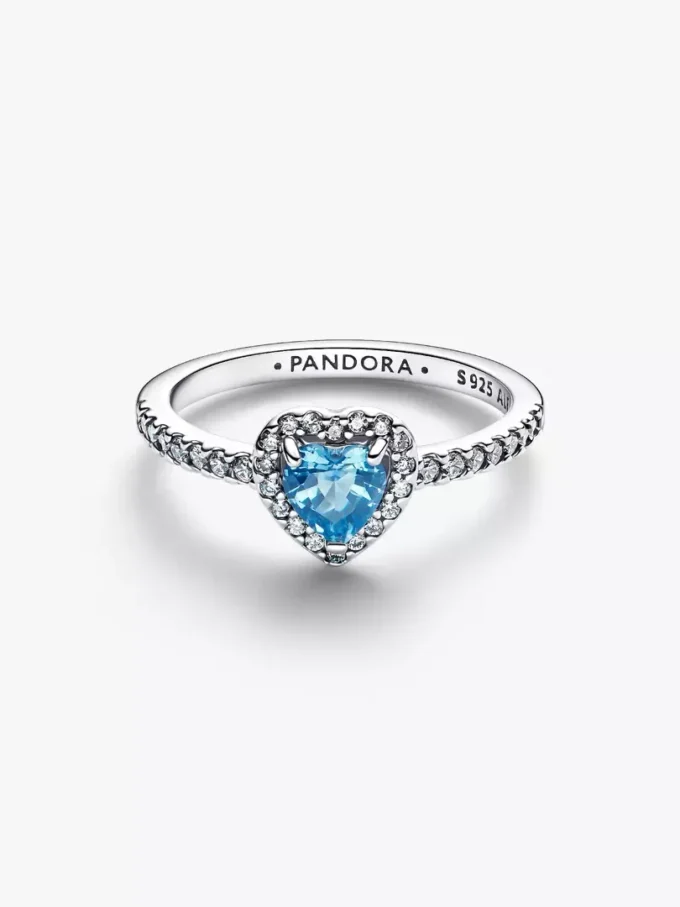 Edler hellblauer Herzring aus Sterlingsilber Edler hellblauer Herzring aus Sterlingsilber
