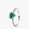Edler Ring mit Herz aus Sterlingsilber in Royalgrün Edler Ring mit Herz aus Sterlingsilber in Royalgrün