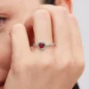 Edler roter Herzring aus Sterlingsilber Edler roter Herzring aus Sterlingsilber