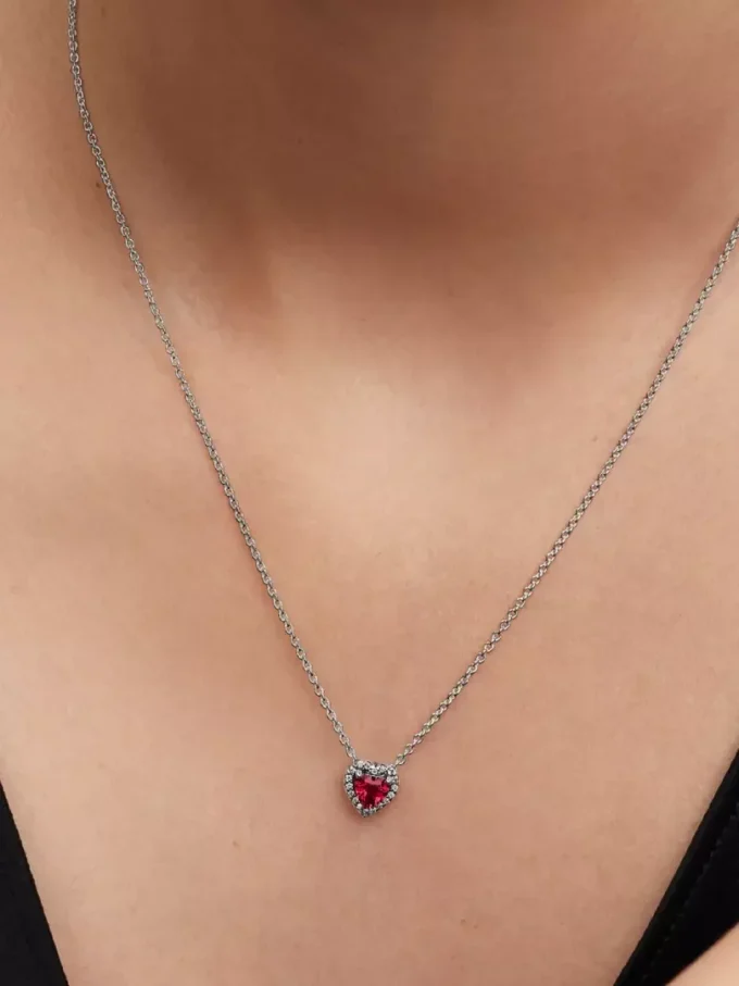 Elegante rote Herz-Halskette aus Sterlingsilber Elegante rote Herz-Halskette aus Sterlingsilber