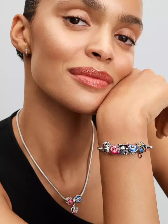Endgültiger Verkauf – Disney Stitch Graduation 2025 Charm aus Sterlingsilber Endgültiger Verkauf – Disney Stitch Graduation 2025 Charm aus Sterlingsilber