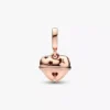 Endgültiger Verkauf – Festlicher Dangle Charm, 14 Karat Roségold-Beschichtung Endgültiger Verkauf – Festlicher Dangle Charm, 14 Karat Roségold-Beschichtung
