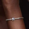 Endgültiger Verkauf – funkelnder Bangle mit Fassverschluss aus Sterlingsilber Endgültiger Verkauf – funkelnder Bangle mit Fassverschluss aus Sterlingsilber