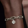 Endgültiger Verkauf – gravierbarer Mini-Medaillon-Charm aus Sterlingsilber Endgültiger Verkauf – gravierbarer Mini-Medaillon-Charm aus Sterlingsilber