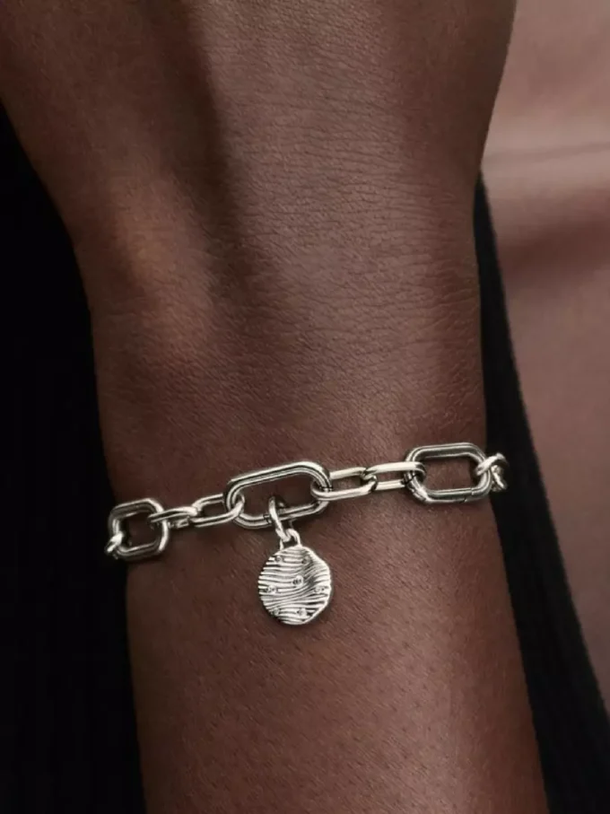 Endgültiger Verkauf – gravierbarer Mini-Medaillon-Charm aus Sterlingsilber Endgültiger Verkauf – gravierbarer Mini-Medaillon-Charm aus Sterlingsilber