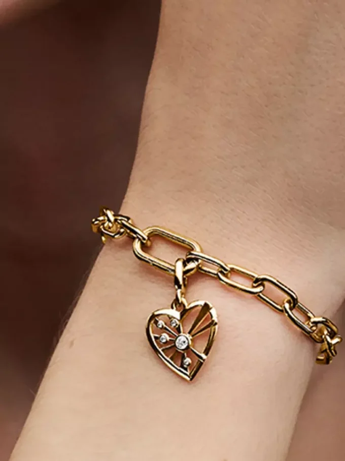 Endgültiger Verkauf – Herz-&-Strahlen-Medaillon-Charm, 14 Karat vergoldet Endgültiger Verkauf – Herz-&-Strahlen-Medaillon-Charm, 14 Karat vergoldet